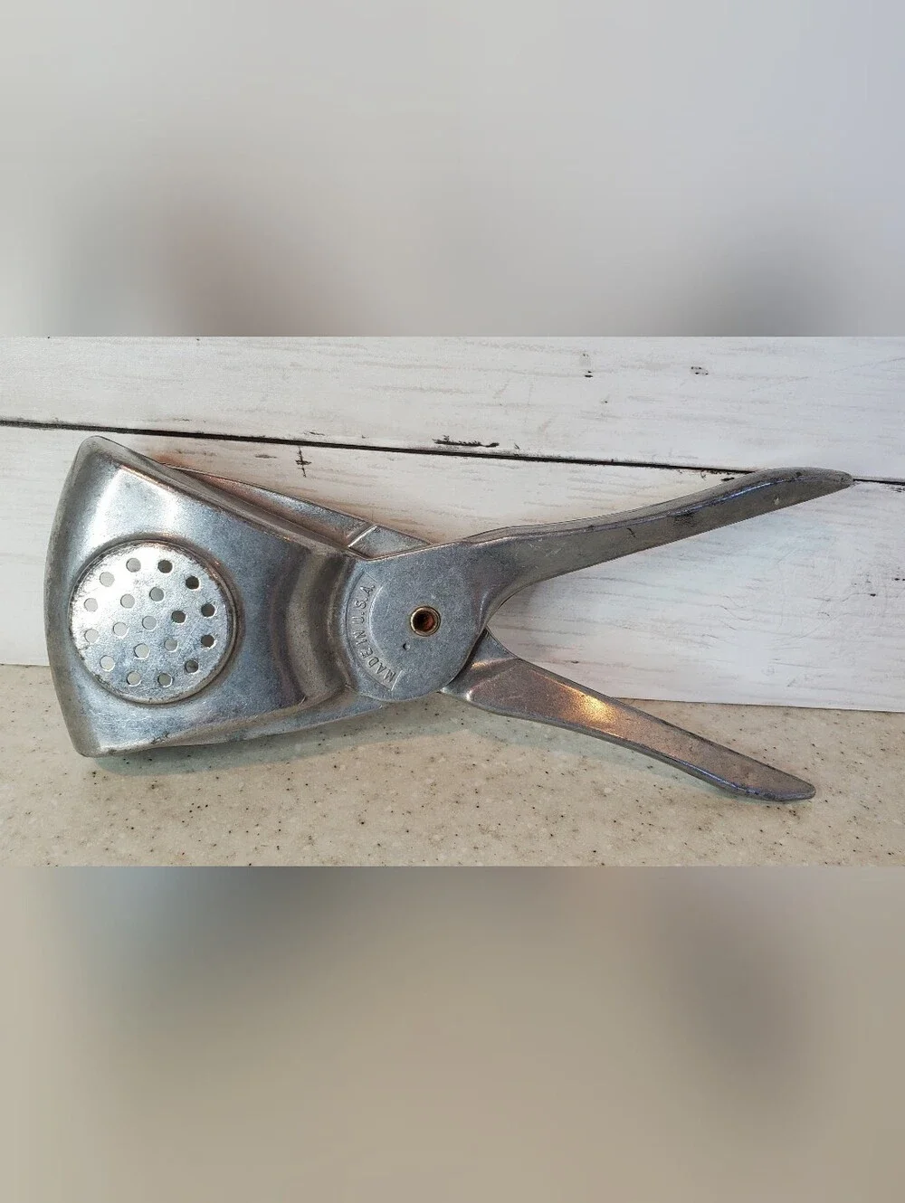 Vintage Sunkist Lemons Cast Aluminum Hand Citrus Juicer Squeezer Press USA